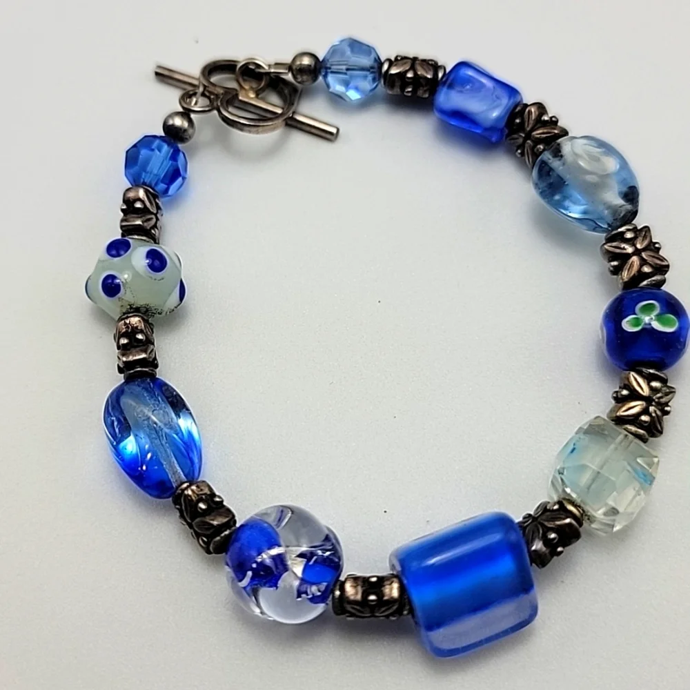 Elegant Deep Blue Art Wedding Cake Glass Crystal Beaded Silver Tone Bracelet